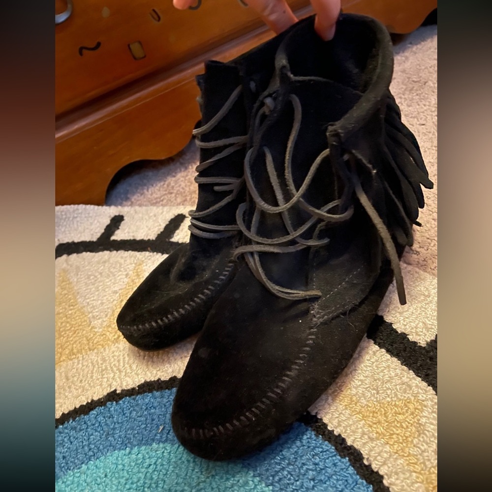 Minnetonka moccassin booties